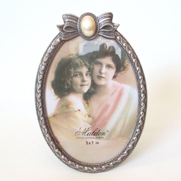 Vintage Malden Victorian Style Oval Picture Frame Bow Faux Pearl 5 x 7 - Picture 3 of 9